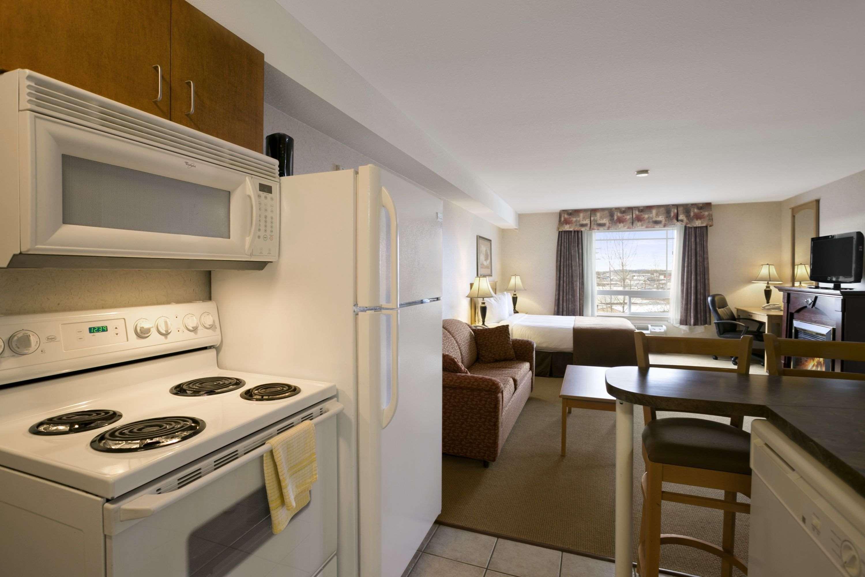 Super 8 By Wyndham Fort Nelson Bc Εξωτερικό φωτογραφία