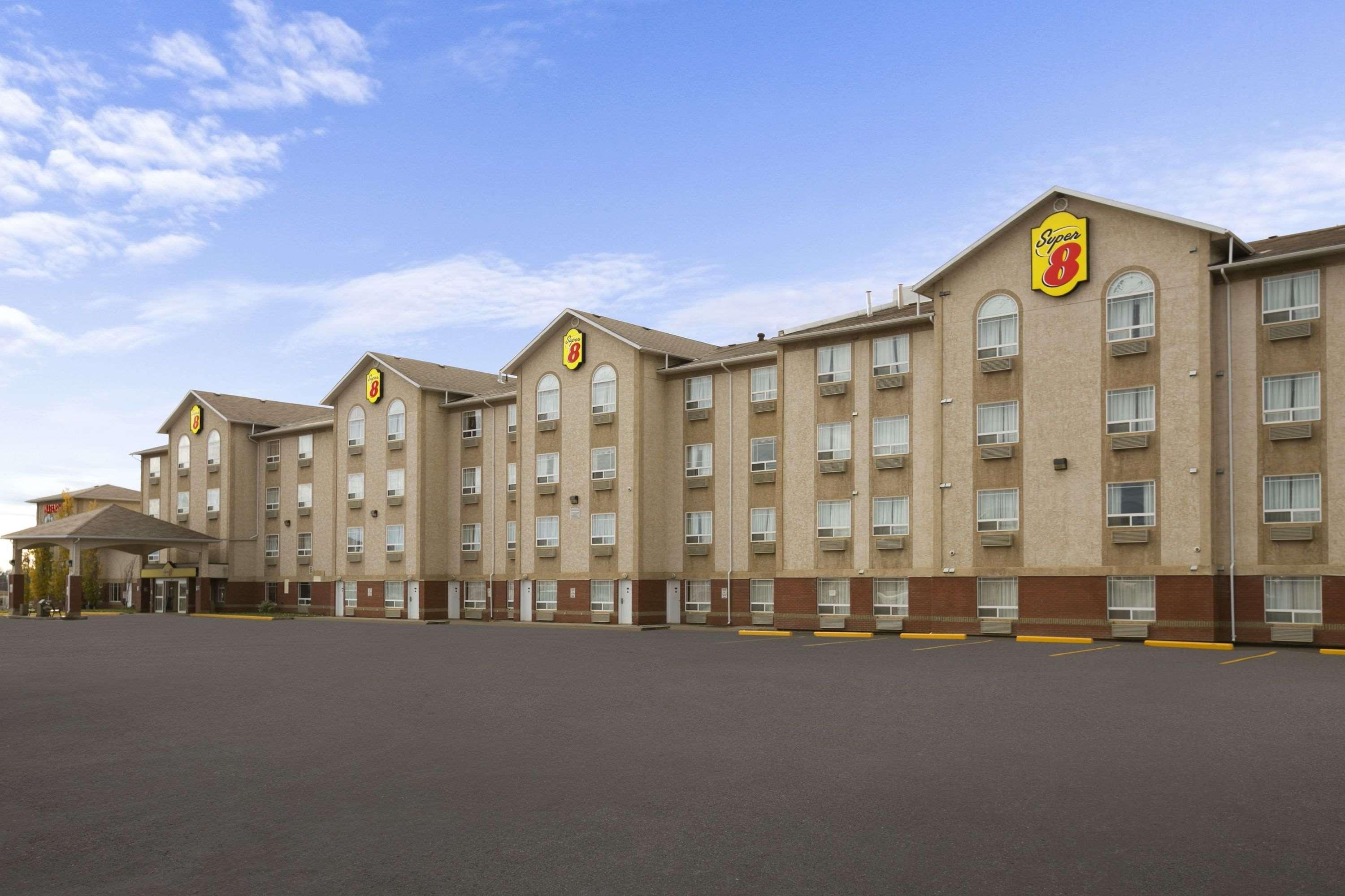 Super 8 By Wyndham Fort Nelson Bc Εξωτερικό φωτογραφία