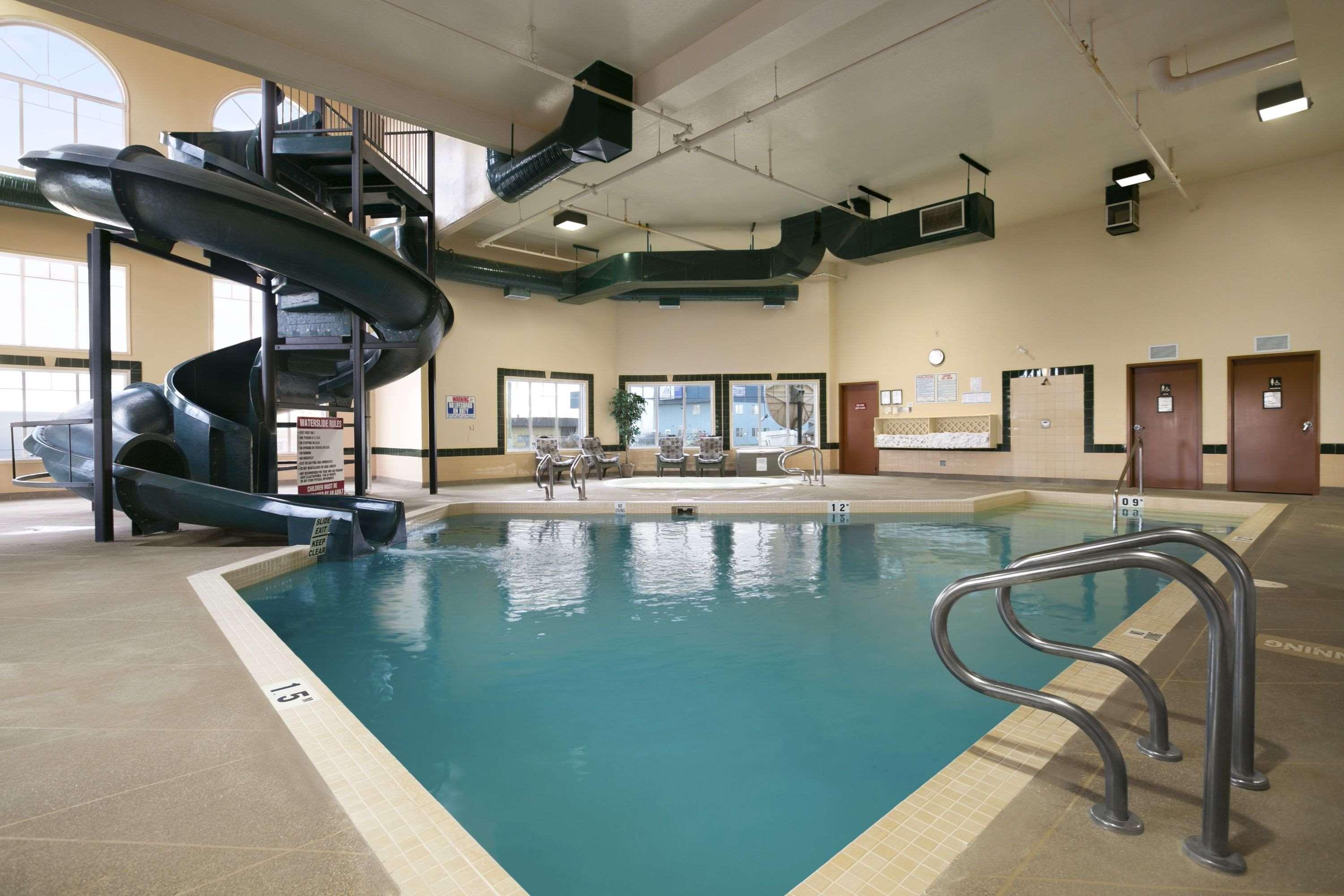 Super 8 By Wyndham Fort Nelson Bc Εξωτερικό φωτογραφία