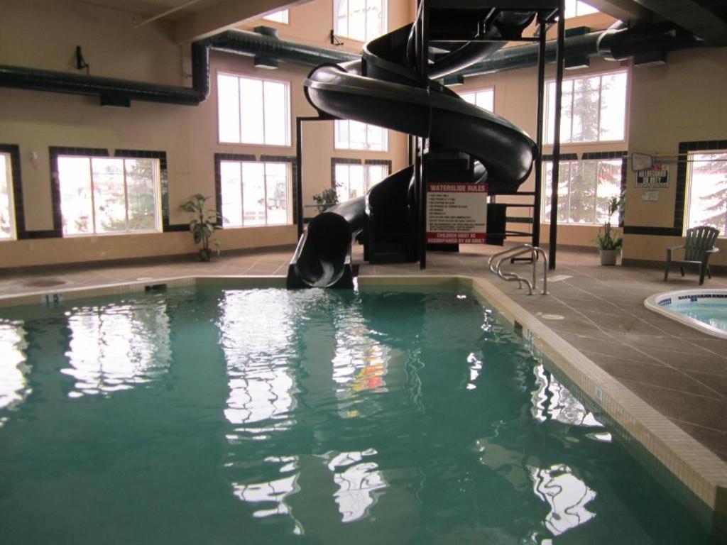Super 8 By Wyndham Fort Nelson Bc Εξωτερικό φωτογραφία