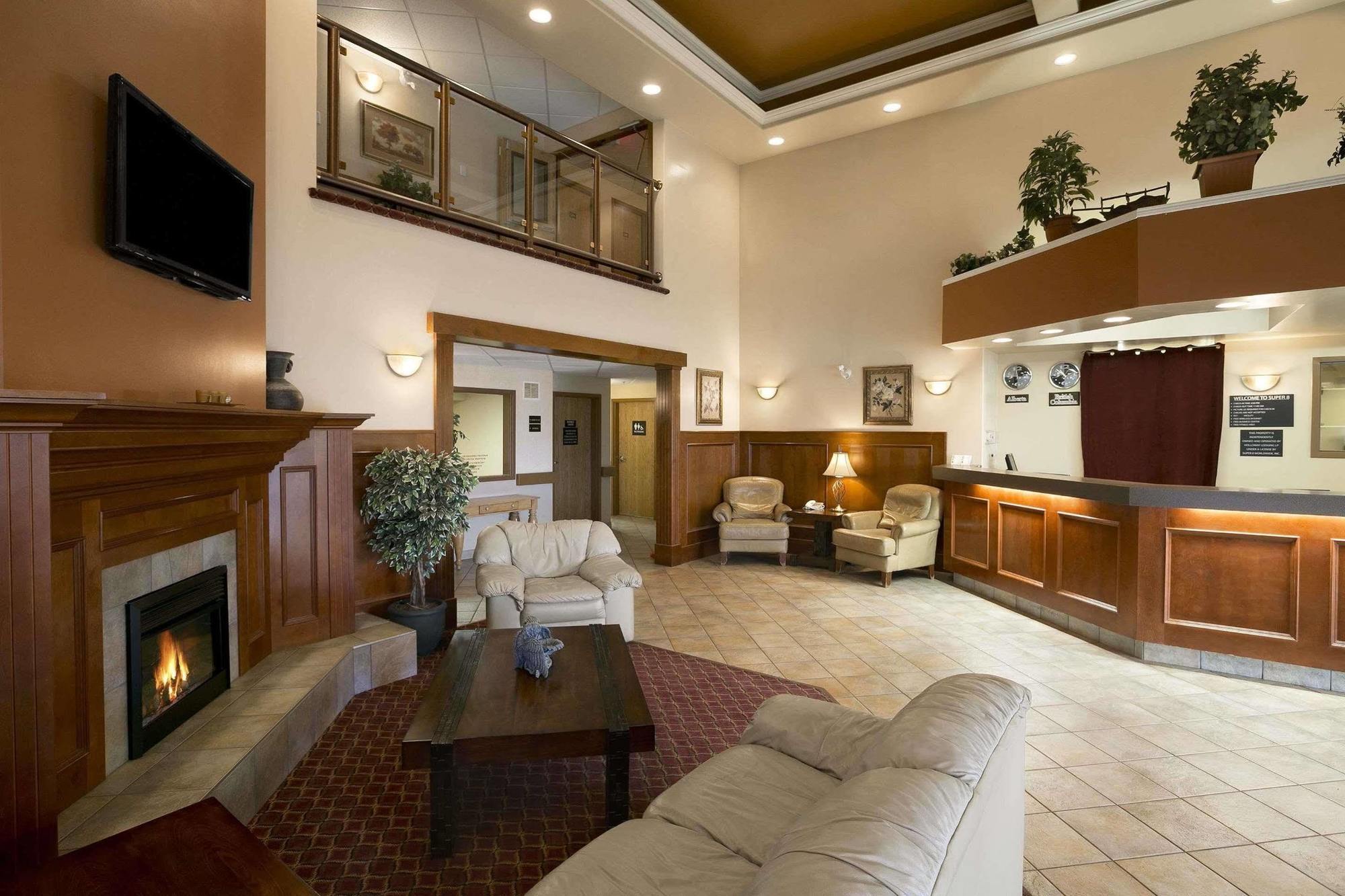 Super 8 By Wyndham Fort Nelson Bc Εξωτερικό φωτογραφία