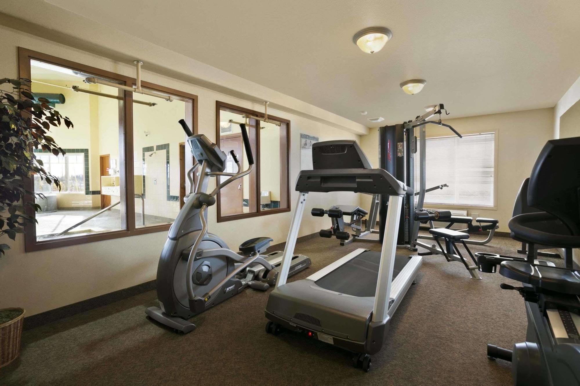 Super 8 By Wyndham Fort Nelson Bc Εξωτερικό φωτογραφία