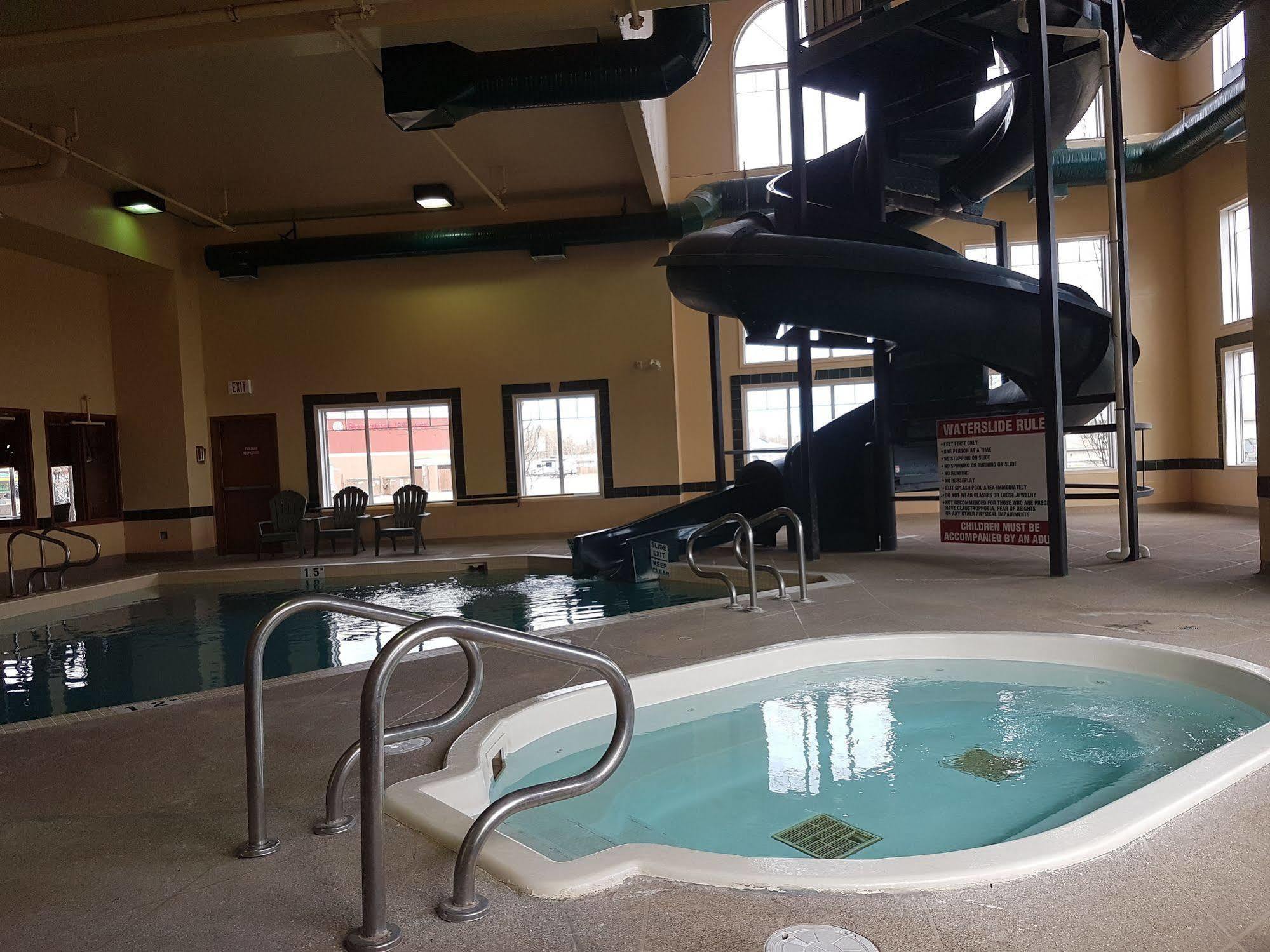 Super 8 By Wyndham Fort Nelson Bc Εξωτερικό φωτογραφία