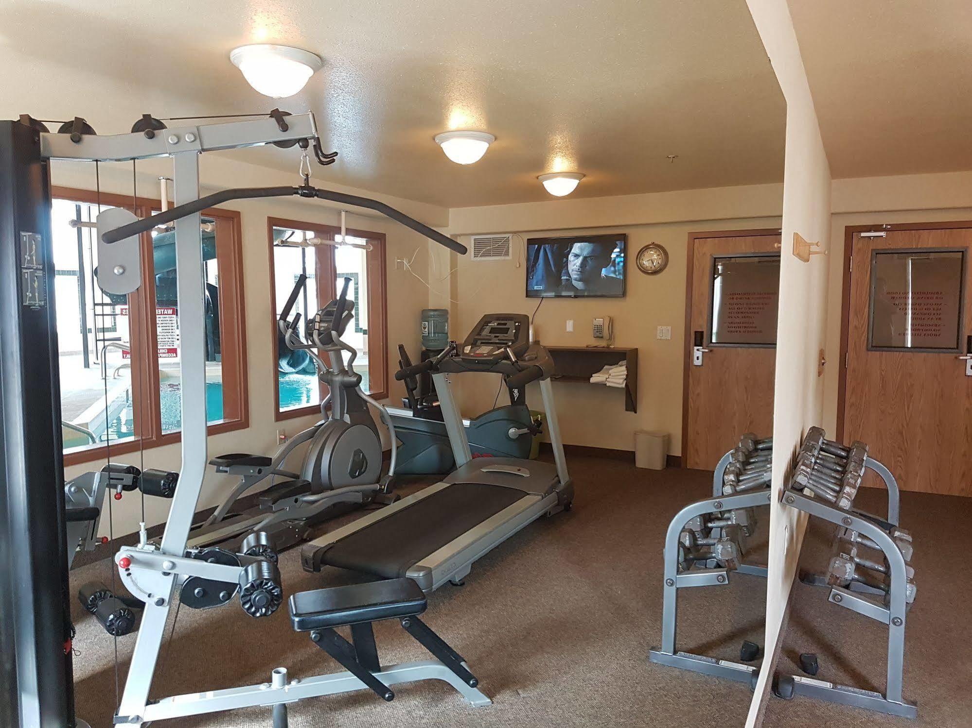 Super 8 By Wyndham Fort Nelson Bc Εξωτερικό φωτογραφία