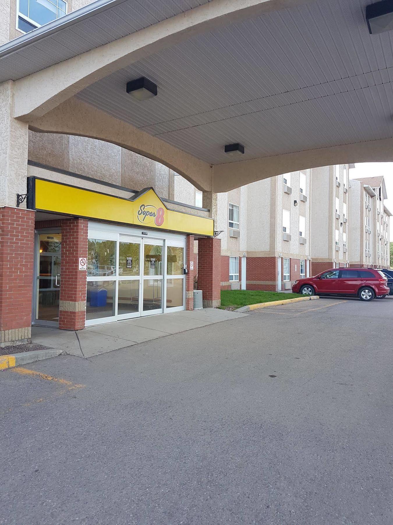 Super 8 By Wyndham Fort Nelson Bc Εξωτερικό φωτογραφία