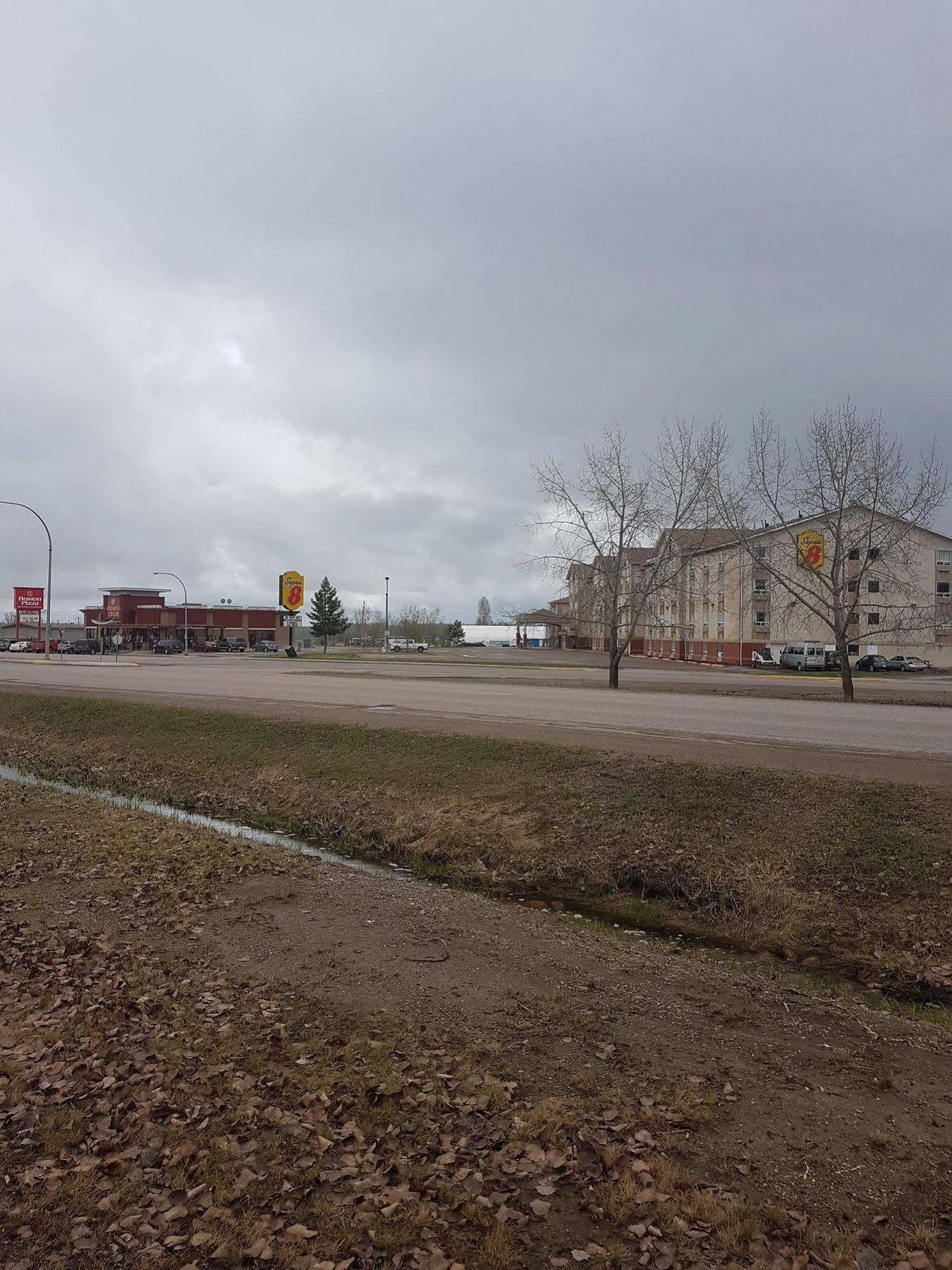 Super 8 By Wyndham Fort Nelson Bc Εξωτερικό φωτογραφία